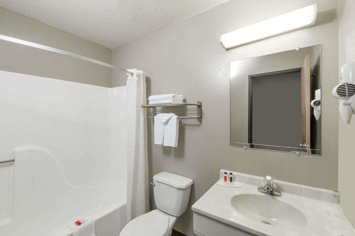 Room 14 of 18
