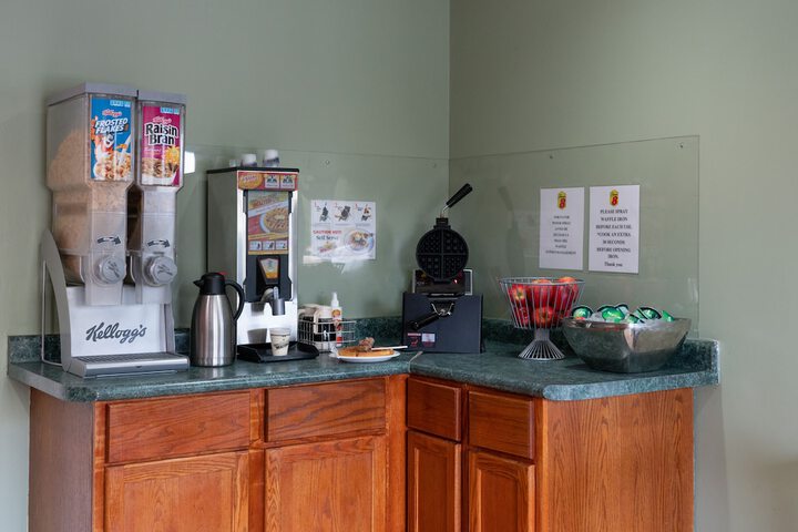 Breakfast/Coffee Service 48 of 49