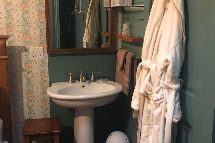 Room 25 of 59
