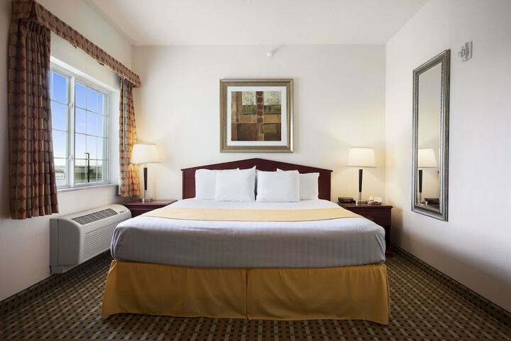 Room 10 of 40