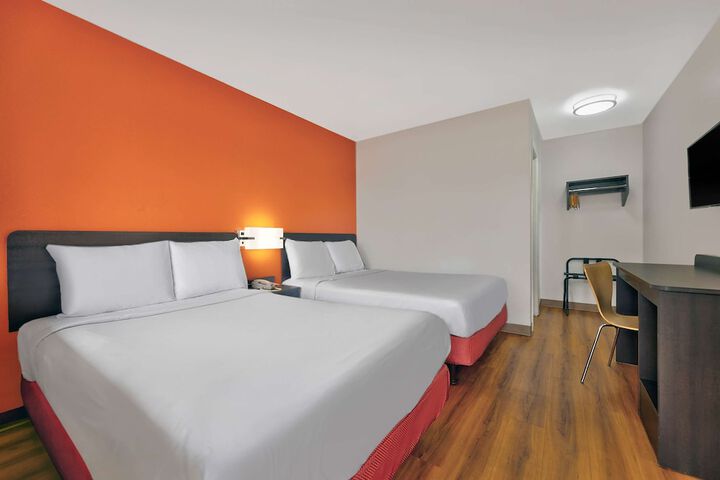 Room 15 of 19