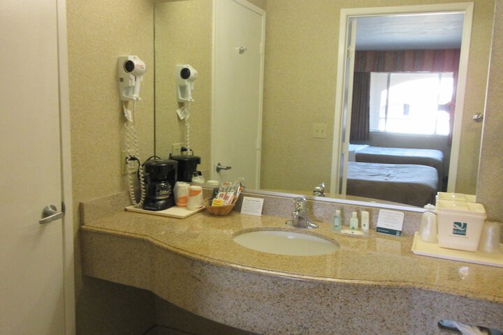 Room 30 of 39