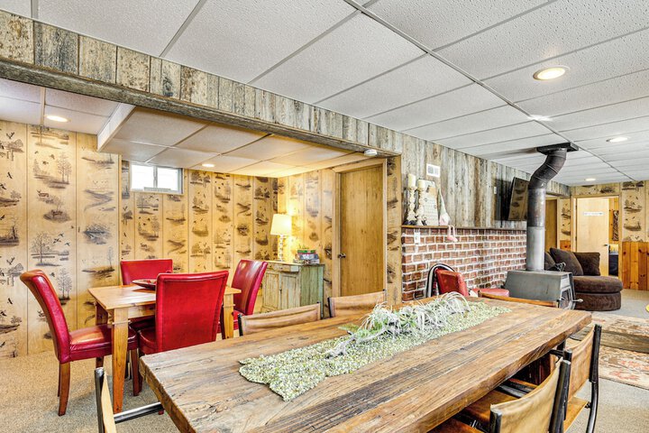 Lakefront Home w / Private Beach in Rhinelander!