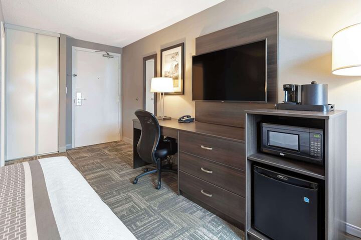 Room 21 of 36