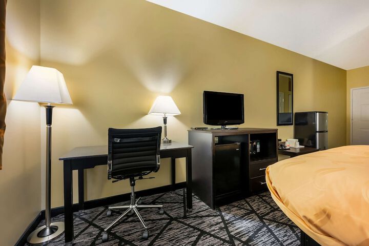 Room 11 of 37