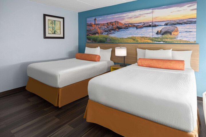 Days Inn by Wyndham Queensbury / Lake George