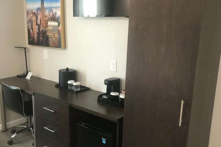 Room 18 of 35