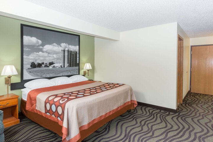 Room 13 of 19