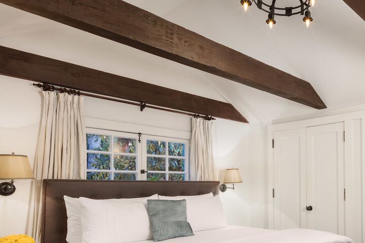 Room 20 of 65