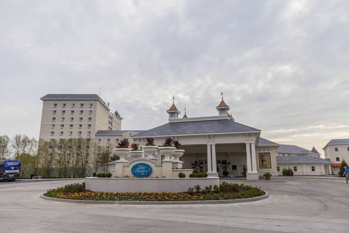 Cedar Points Hotel Breakers