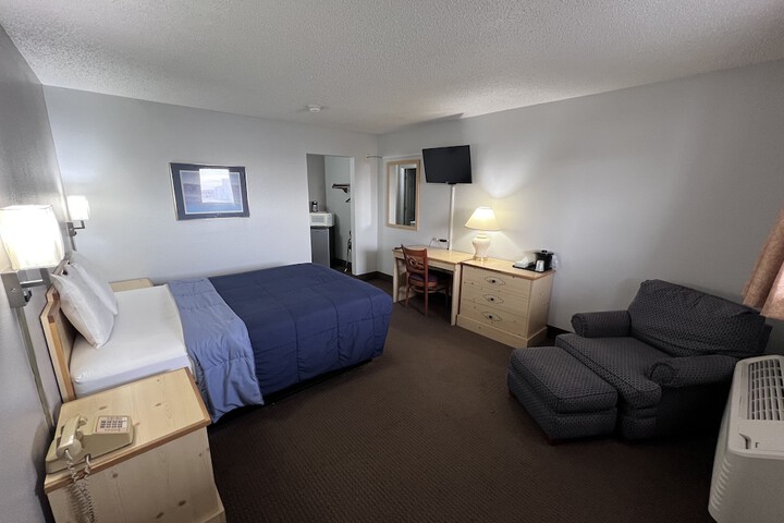 Room 13 of 35