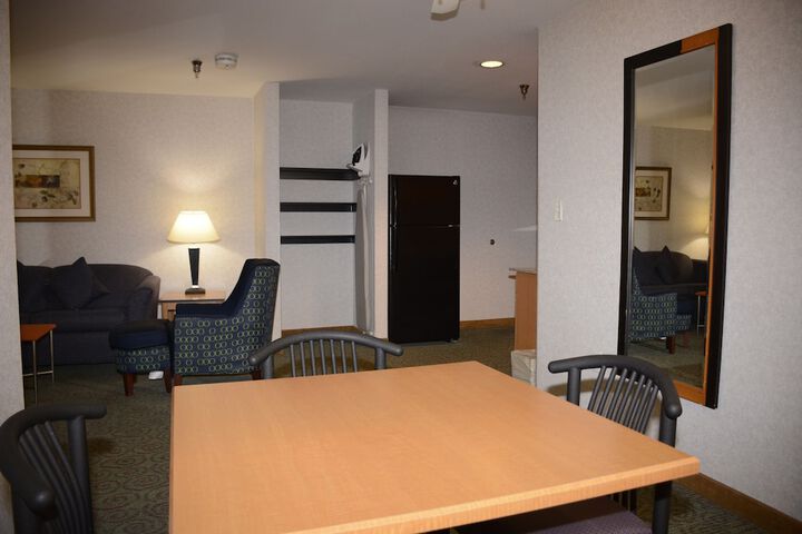 Room 32 of 68