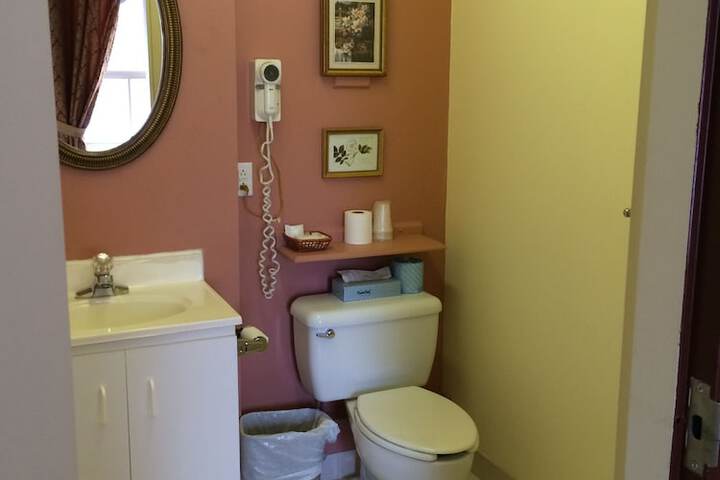 Room 11 of 64