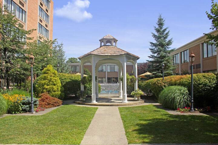 Ethan Allen Hotel