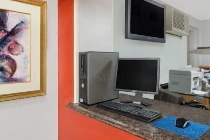 Business Center 24 of 24