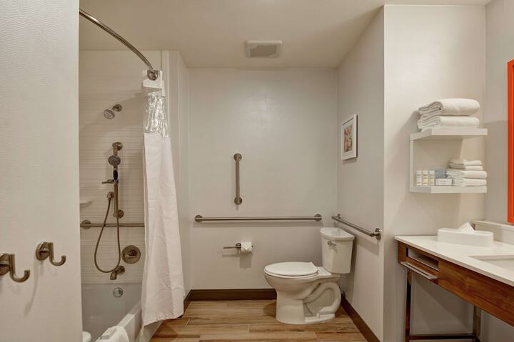 Room 15 of 41
