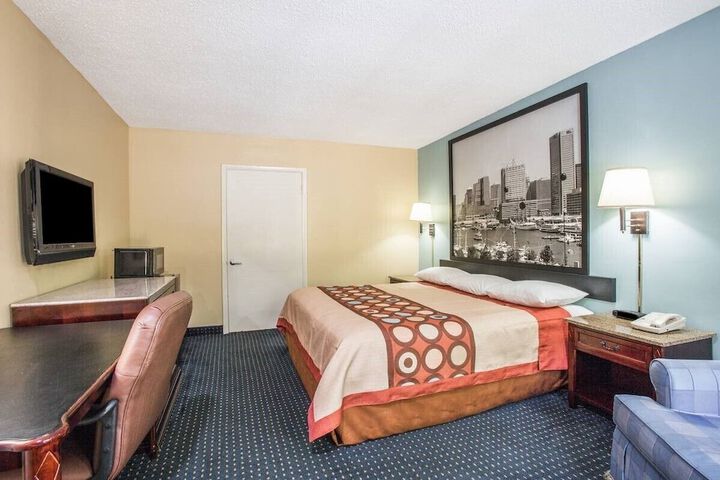 Room 7 of 15