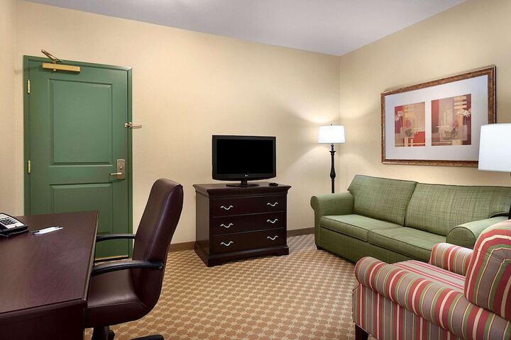 Room 18 of 32
