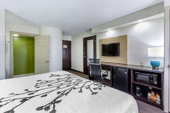Room 13 of 45