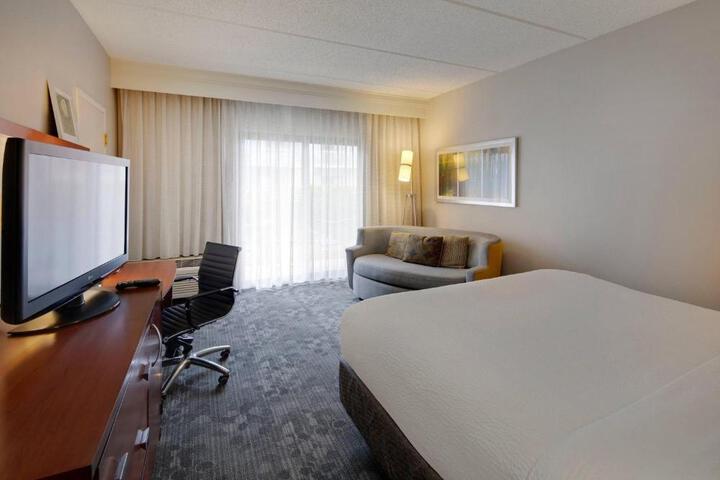 Courtyard by Marriott Atlanta Windy Hill / Ballpark