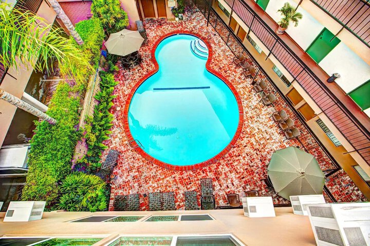 Pool 8 of 30