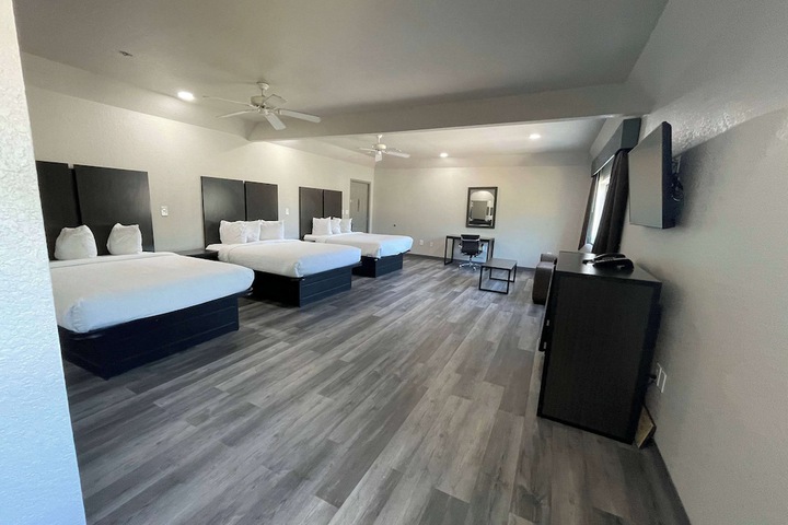 Days Inn by Wyndham Dickinson TX