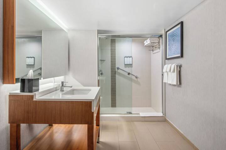 Hyatt Place Phoenix / Chandler-Fashion Center