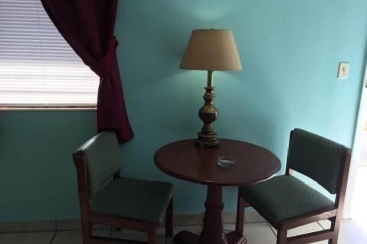 Skylark Motel