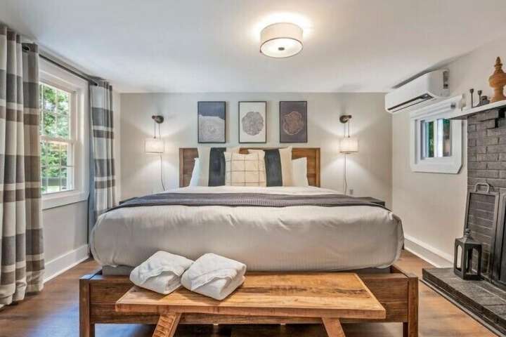 The Aurora Inn & Cottages