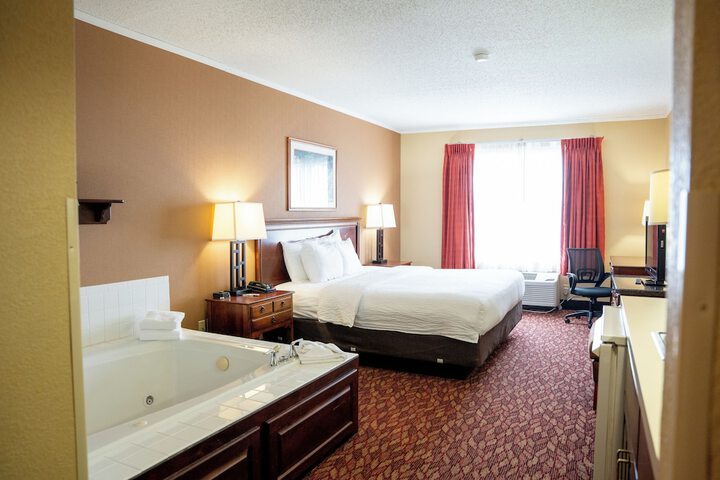 Coshocton Village Inn and Suites