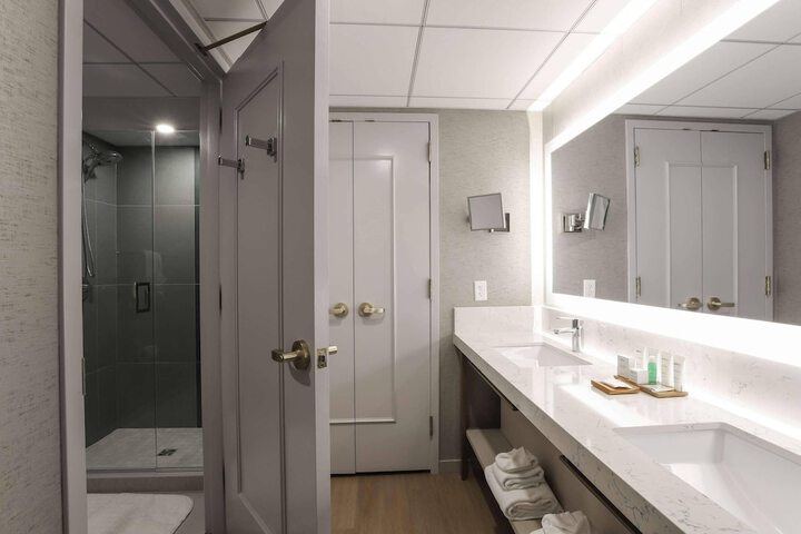 Radisson Plaza Hotel at Kalamazoo Center