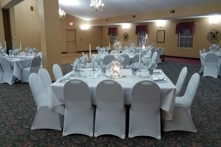 Ballroom/Hall 28 of 29