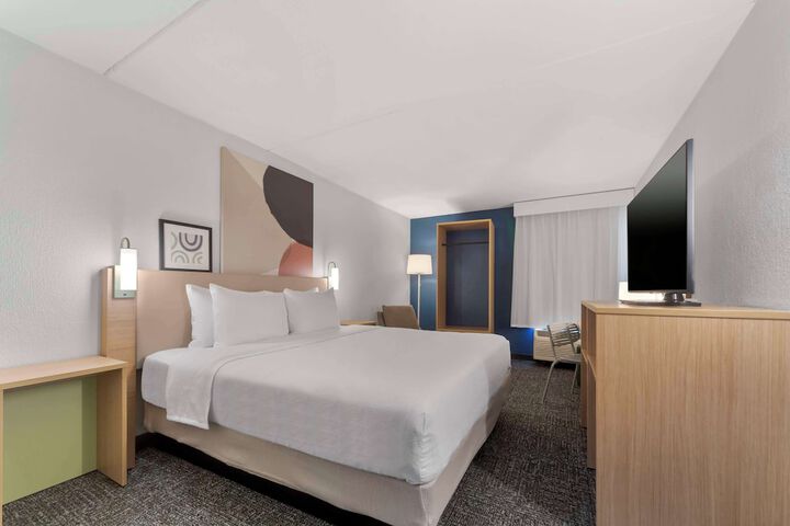 Room 16 of 24