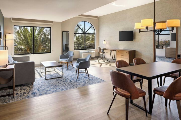 Four Points by Sheraton Ontario-Rancho Cucamonga