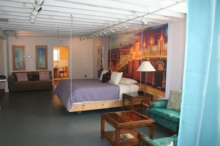 Room 21 of 42