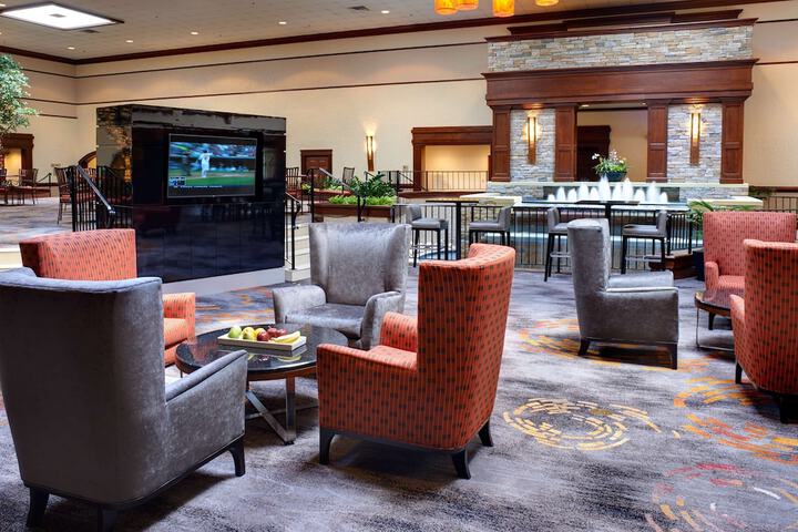DoubleTree by Hilton Detroit - Dearborn