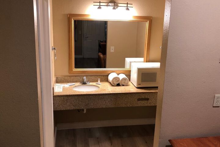 Room 5 of 26