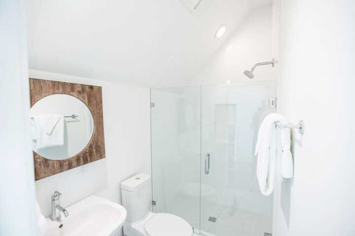 Room 6 of 24