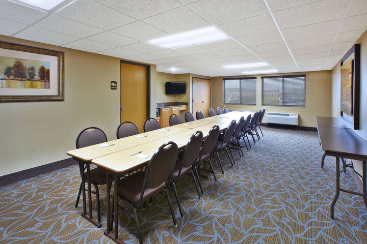 AmericInn by Wyndham Bay City