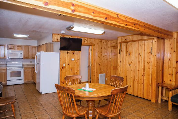 Montauk Lodge