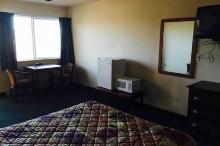 Room 11 of 28