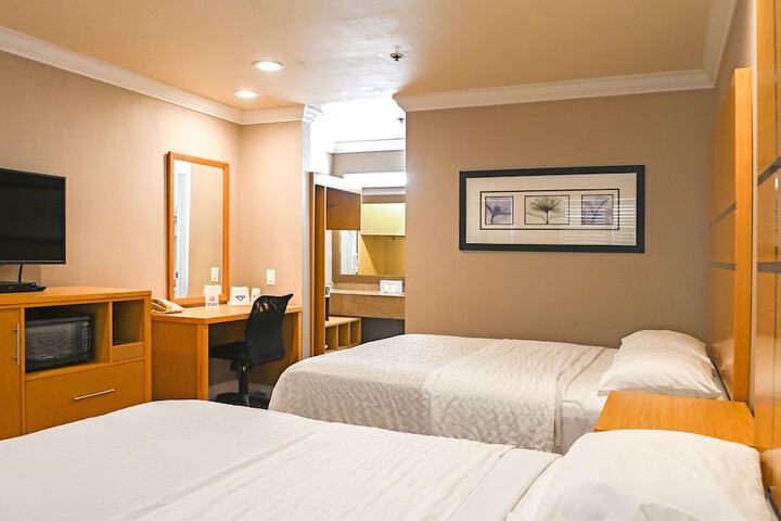 Room 7 of 28