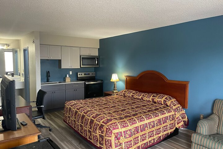 Room 5 of 10