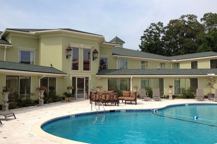 Pool 10 of 44