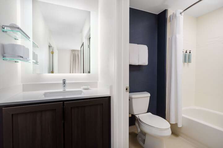 Room 9 of 25