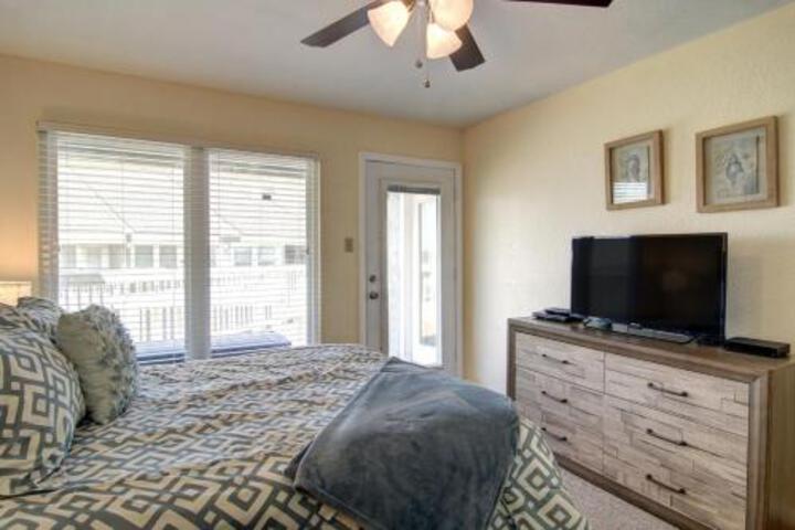 Mustang Memories 1 Br condo