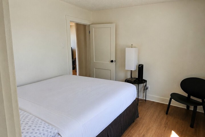 H & H Motor Lodge