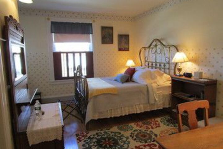 Pillow and Pantry B & B