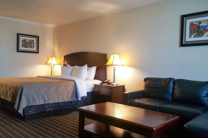 Room 25 of 49