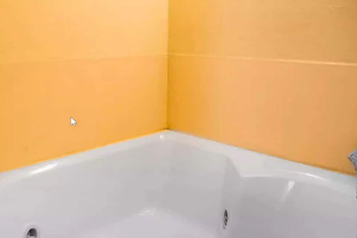 Room 25 of 49